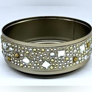 Bath and Body works pearls and gems 3 wick candle holder